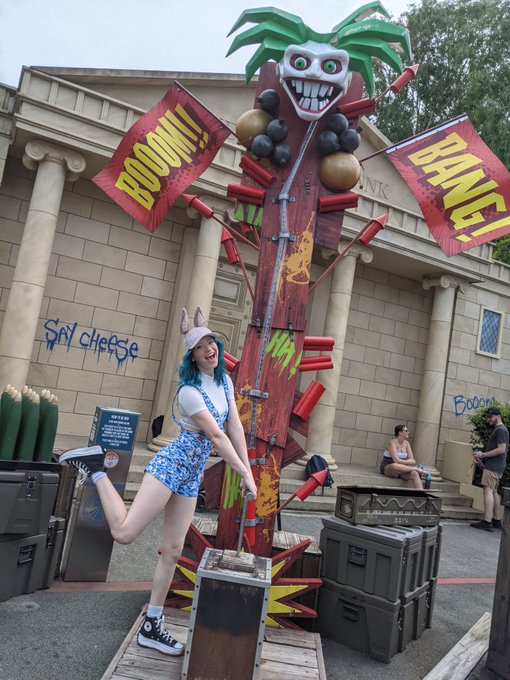 I went to movie world for my birthday and forgot to post some piccies!!! Feat my new favourite hat 🐰