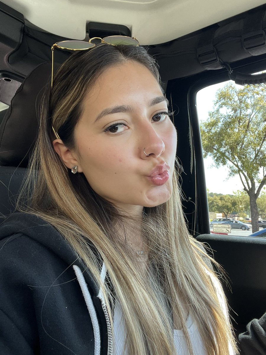 jisellerivas4's tweet photo. been a minute <3 https://t.co/qgln1FFpCL