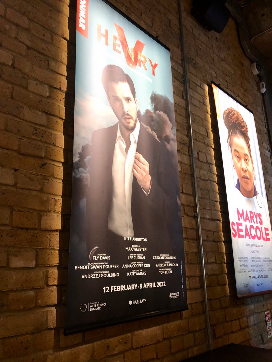 Zaazu7's tweet photo. A stella performance by #KitHarington in #HenryV at the @DonmarWarehouse … the whole cast deserve a salute ! #relevant #greatadaptation #mustsee #London #theatre https://t.co/eEAcMZSnCE