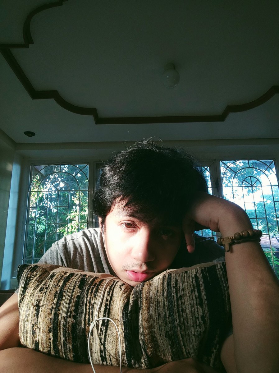 YoungYesterday's tweet photo. Hello, araw!! Puyat at ni aantok yern. 🌞✨ https://t.co/GuDNfwuMBo