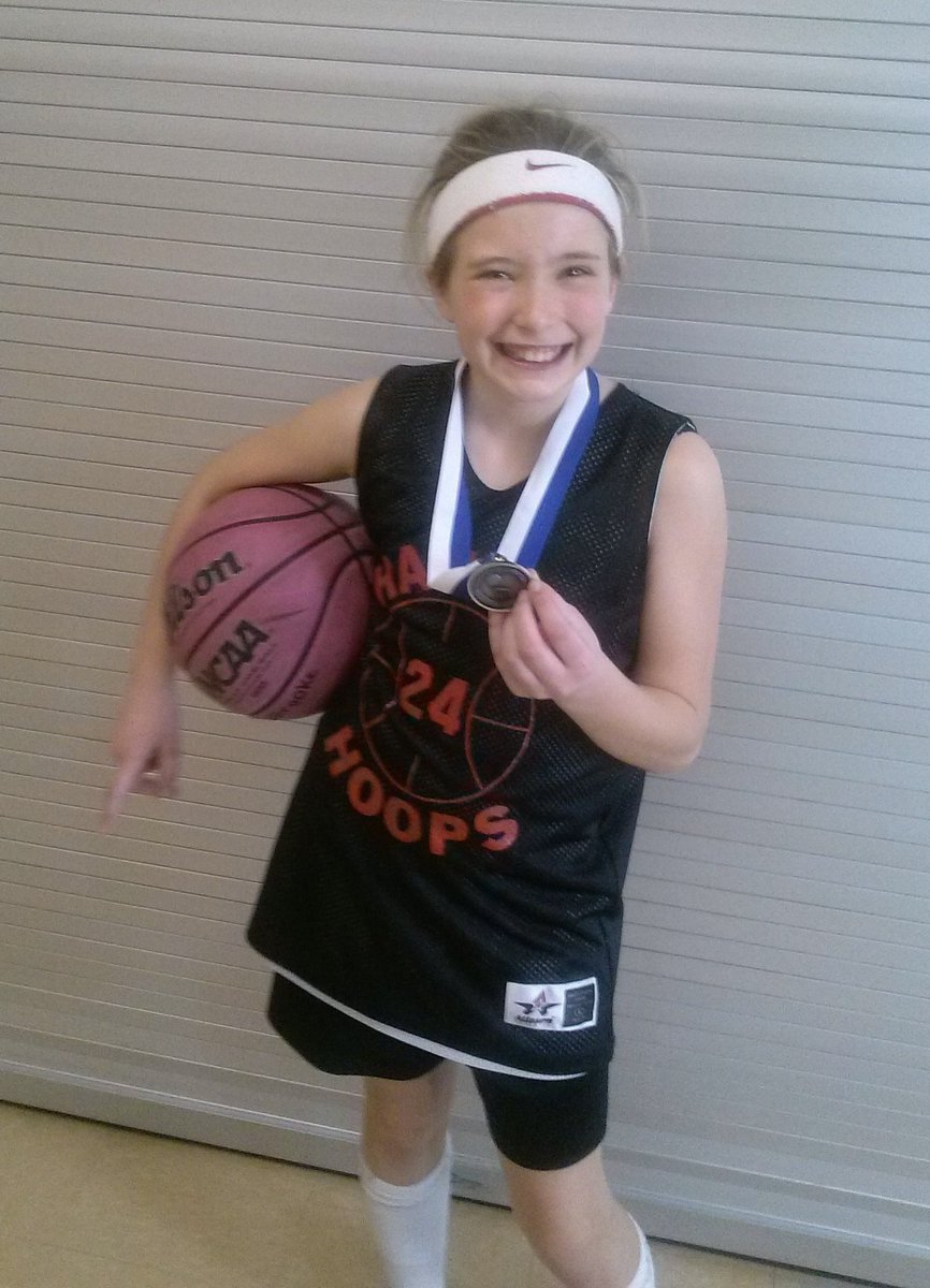 LisaMVanWyk's tweet photo. 🎉 Congrats to Miss @Brooketheis40 (2022 Shawano) who had her celebration signing tonight! Brooke is so excited to pack her bags &amp; get to @BSUBeaversWBB today! Family, commitment &amp; success will take on another level of meaning when Brooke joins the great @cjdeville &amp; @jmajic5🔥 https://t.co/s6KrFI6Q1H
