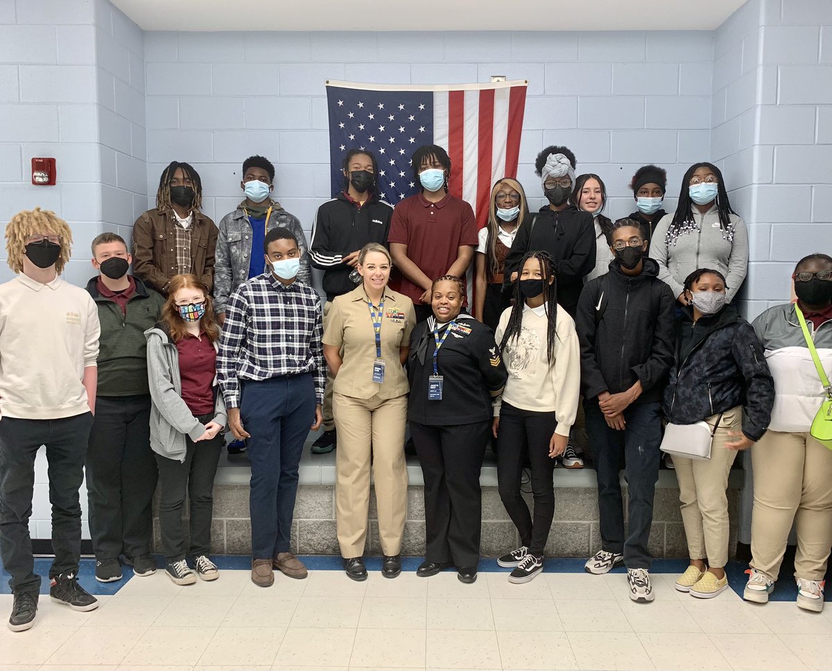 SECHS_Cobras's tweet photo. SECHS scholars enjoyed an interesting discussion about STEM and other career opportunities with distinguished guests from the United States Navy.  #ThankYouForYourService🇺🇸 
#LearnersTodayLeadersTomorrow #sechslife #earlycollege #sccpss #NavyWeek https://t.co/xs4enLeIsh