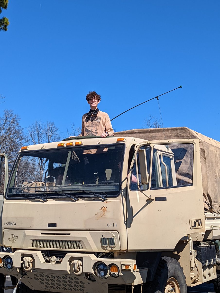 ChanthaSarah_'s tweet photo. Beautiful sunny day, impressive equipment with #ARNG 
@almahigh_school https://t.co/ET3USvXAg2