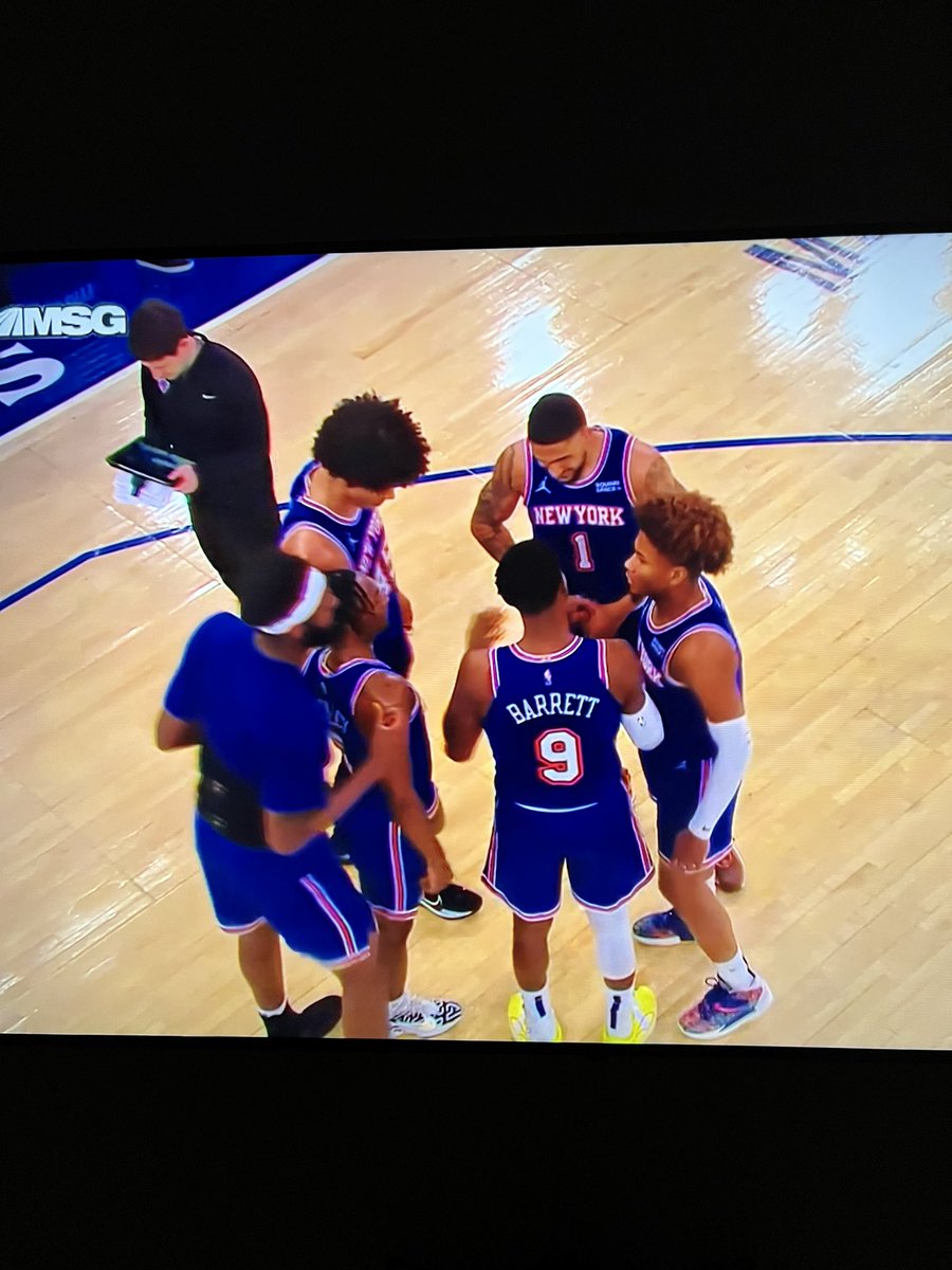 TAPEDByKnicks's tweet image. I FUCKING LOVE IT!!! RJ THE LEADER #NewYorkForever