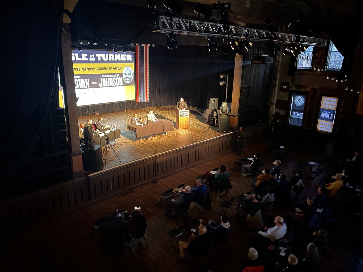 Nice turnout for mayoral debate ⁦at Turner Hall. ⁦<a href="/MKEPressClub/">Milwaukee Press Club</a>⁩ ⁦<a href="/PabstTheaterGRP/">Pabst Theater Group</a>⁩ ⁦<a href="/journalsentinel/">Journal Sentinel</a>⁩
