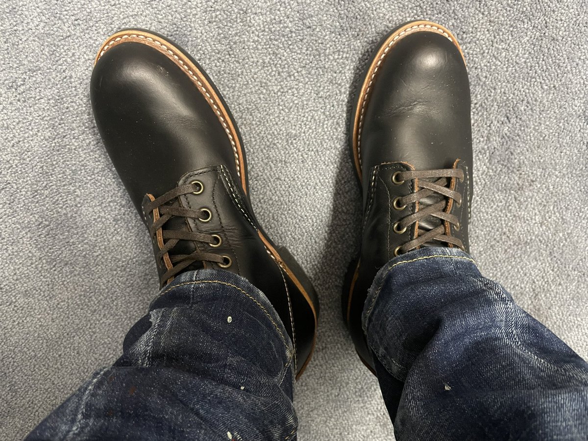 htsuno's tweet photo. 今日は朝から昨日の地震でぐちゃぐちゃになった靴を整理。。
家帰ったらもう少し綺麗にしよう😓
という事でブラックスミス黒。
#redwing
#blacksmith
#blacksmith3345
#レッドウィング
#ブラックスミス
#ブラックスミス3345
#dsquared2
#tidybiker https://t.co/8VCs7PkDGU