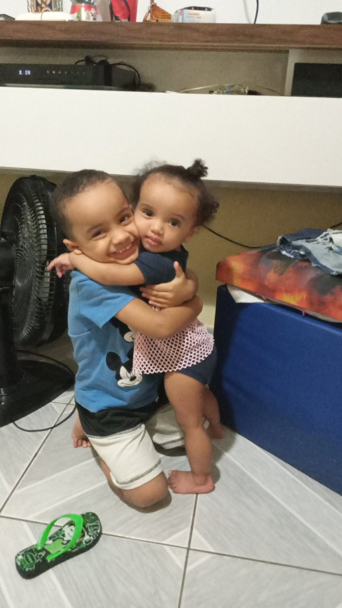 mat_glaucia's tweet photo. #SãoMeusAmores!!!
#MeuCasal
#LuizaeKevin https://t.co/0SdWQ06udk