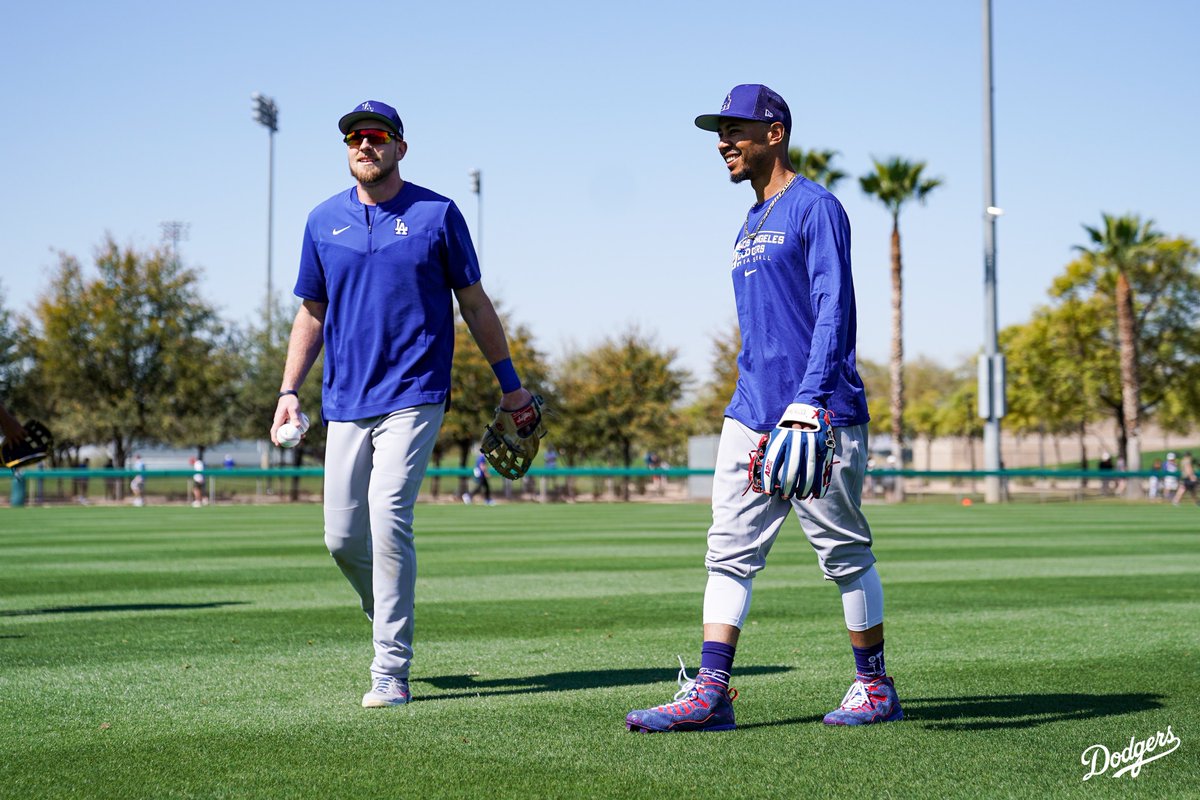 Dodgers's tweet photo. Boys in Blue. https://t.co/L78svRPf6P
