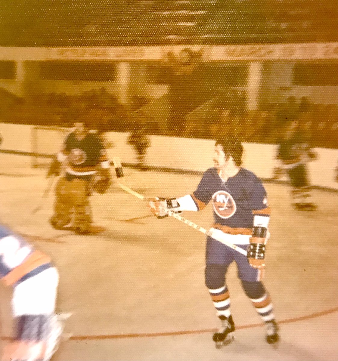 SalmingandMe's tweet photo. Saddened to hear of the passing of Jean Potvin. Here is the Isles number 4 in warmup at MLG in โ73. #RIPJean
@oldpappy59 @leswilliams2 @MjbOriginal @brian_game @nyi1515 @rox_robbie @jamesbond76 @ComEnjoylife @NYIslanders https://t.co/nnVTj8jL42