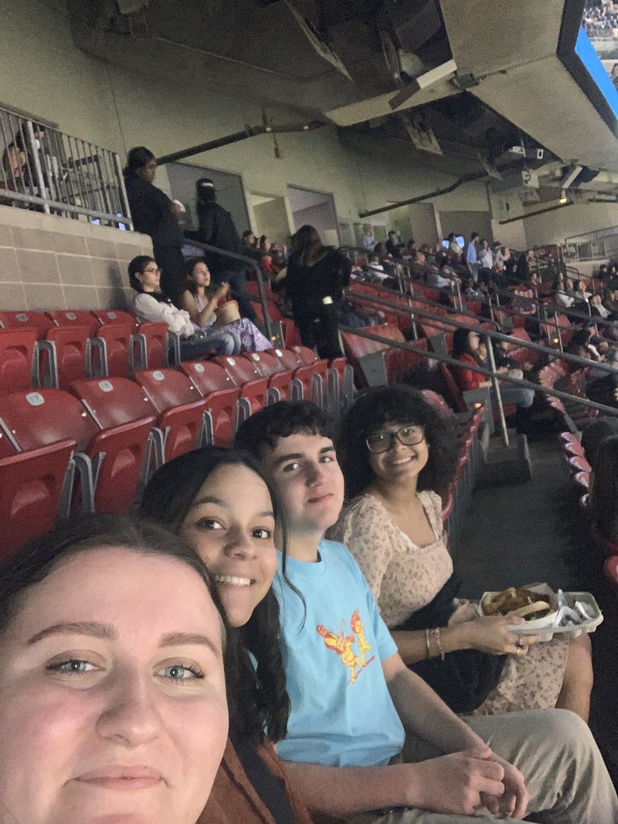 Kindnesshelps68's tweet photo. Let’s Rodeo! #RodeoHouston #Khalid https://t.co/ozdkpVPPNM