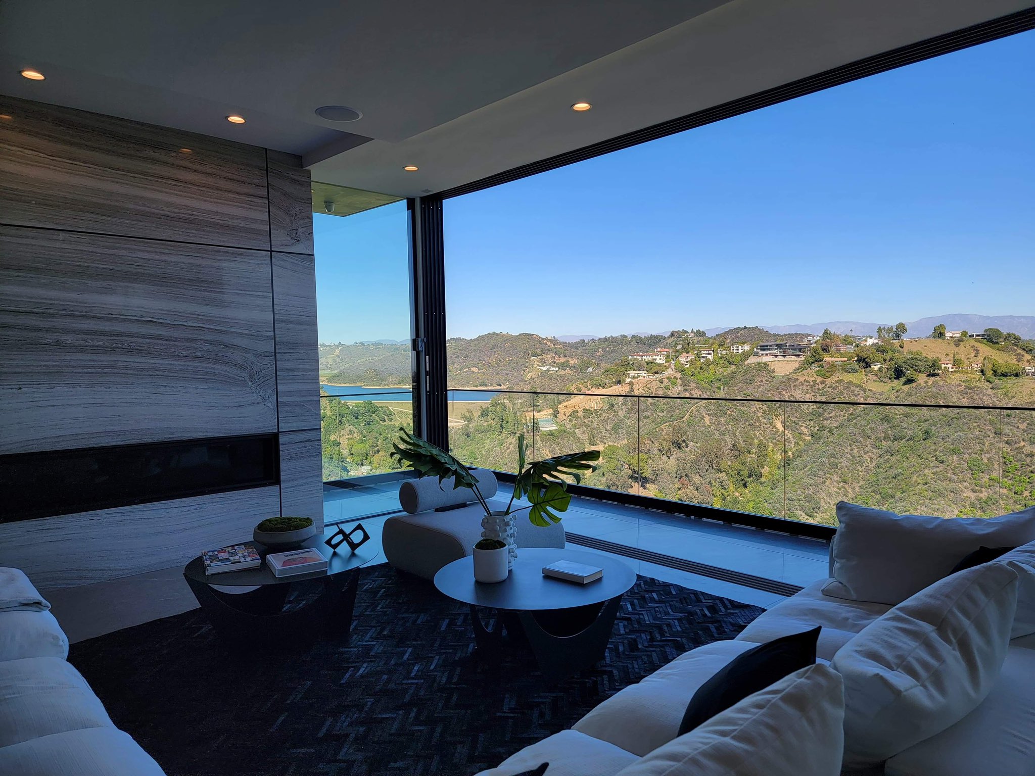 Teslaconomics on Twitter: "I went to tour a $15,000,000 house recently ...