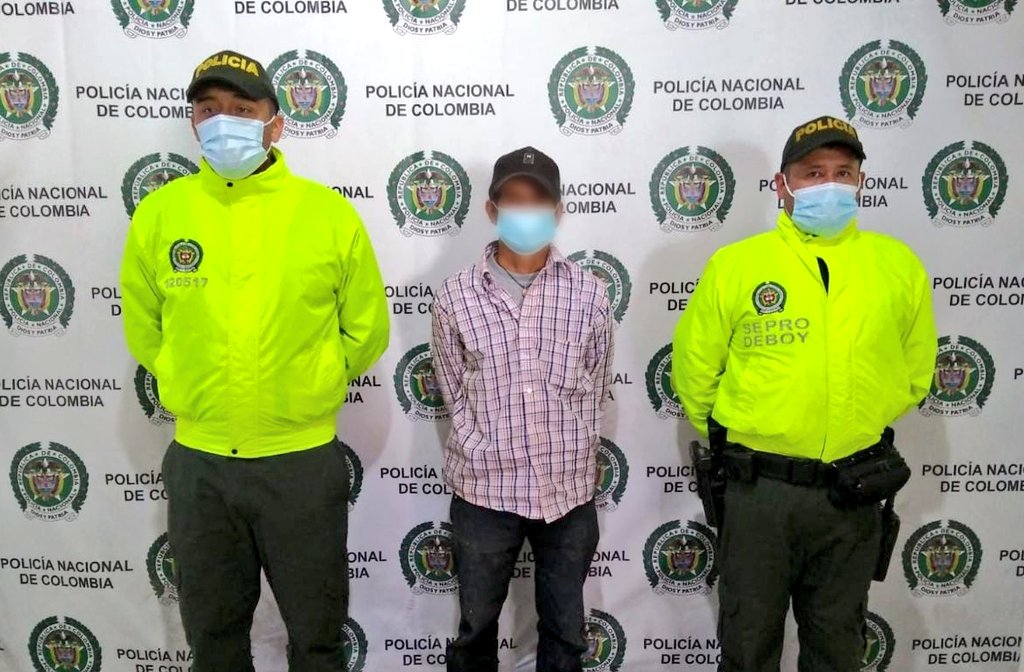 boyaca_noticias's tweet photo. En #Sogamoso En Sogamoso la @PoliciaBoyaca capturó por orden judicial a un hombre de 50 años que era requerido por el delito de acto sexual con menor de 14 años. https://t.co/WpG2pGl0Tr