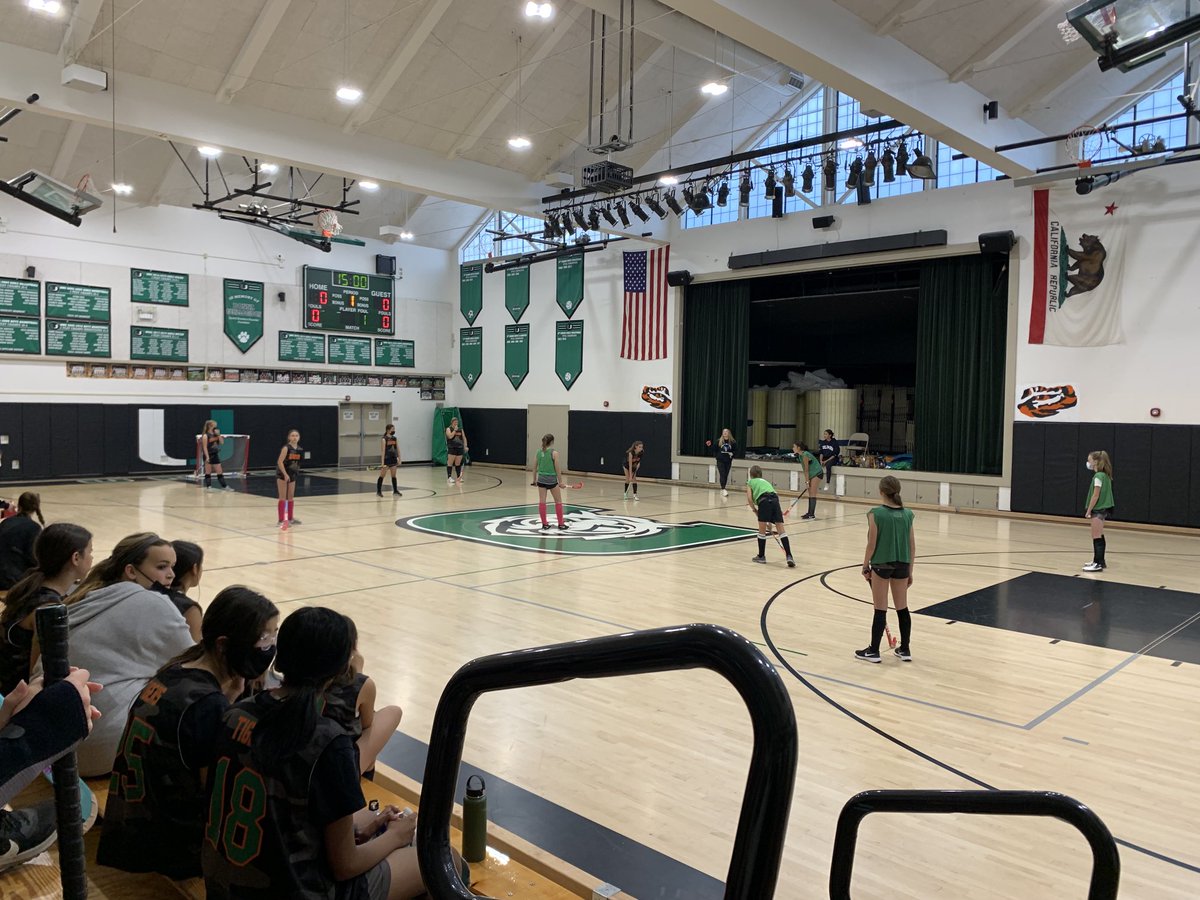 SusanPeers's tweet photo. So lucky to see former 6th graders in a UMS Hockey Scrimmage game before the music concert! #UMSROCKS  #GOTEAMUMS https://t.co/QClttuhzPf