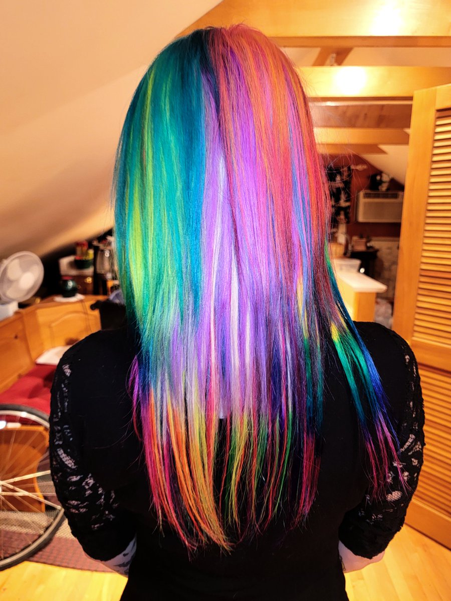 RainbowFox86's tweet photo. #rainbowhair #rainbow https://t.co/FJhBREoSY2
