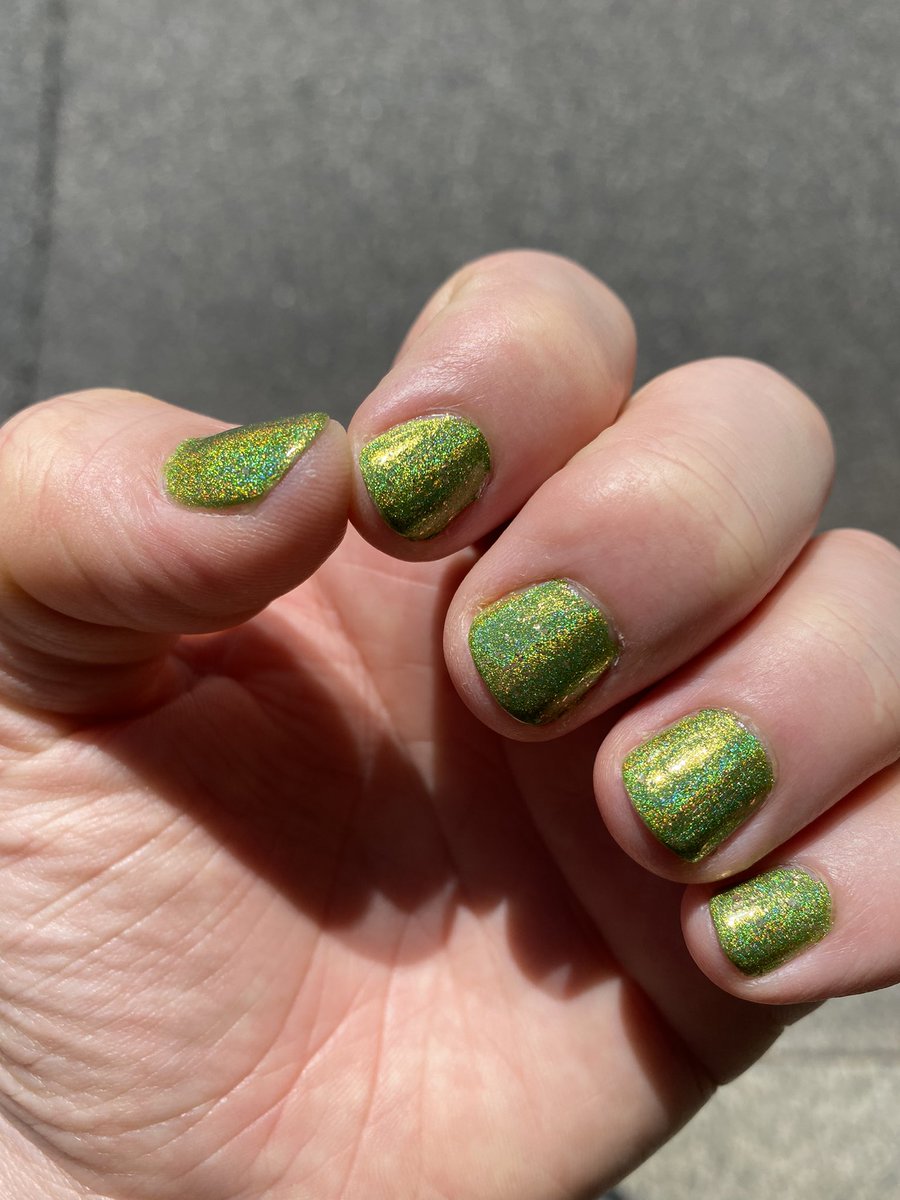 Chris_Barratt's tweet photo. @holotaco @nailogical #fullcharge with a hint of #goldflaketaco 😎 I really love the electric holos #holotacocombo https://t.co/x1CPU5IoKt