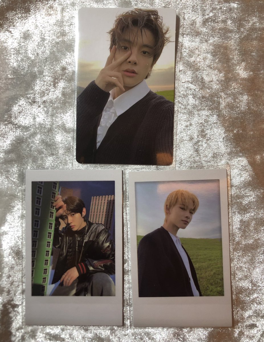 azurekive's tweet photo. 𓈃 #akasellz  𓃠

✎ wts lfb ph
     ✸ enhypen answer 

     ✸ jake yet selca — 250 
         ni-ki pola — 150 
         sunghoon pola — 160 
 
     ✸ dm to claim 
         read carrd on pinned

      free pf. both pola have minor 
      flaws. selca is mint condi. https://t.co/SuMoBA18mG