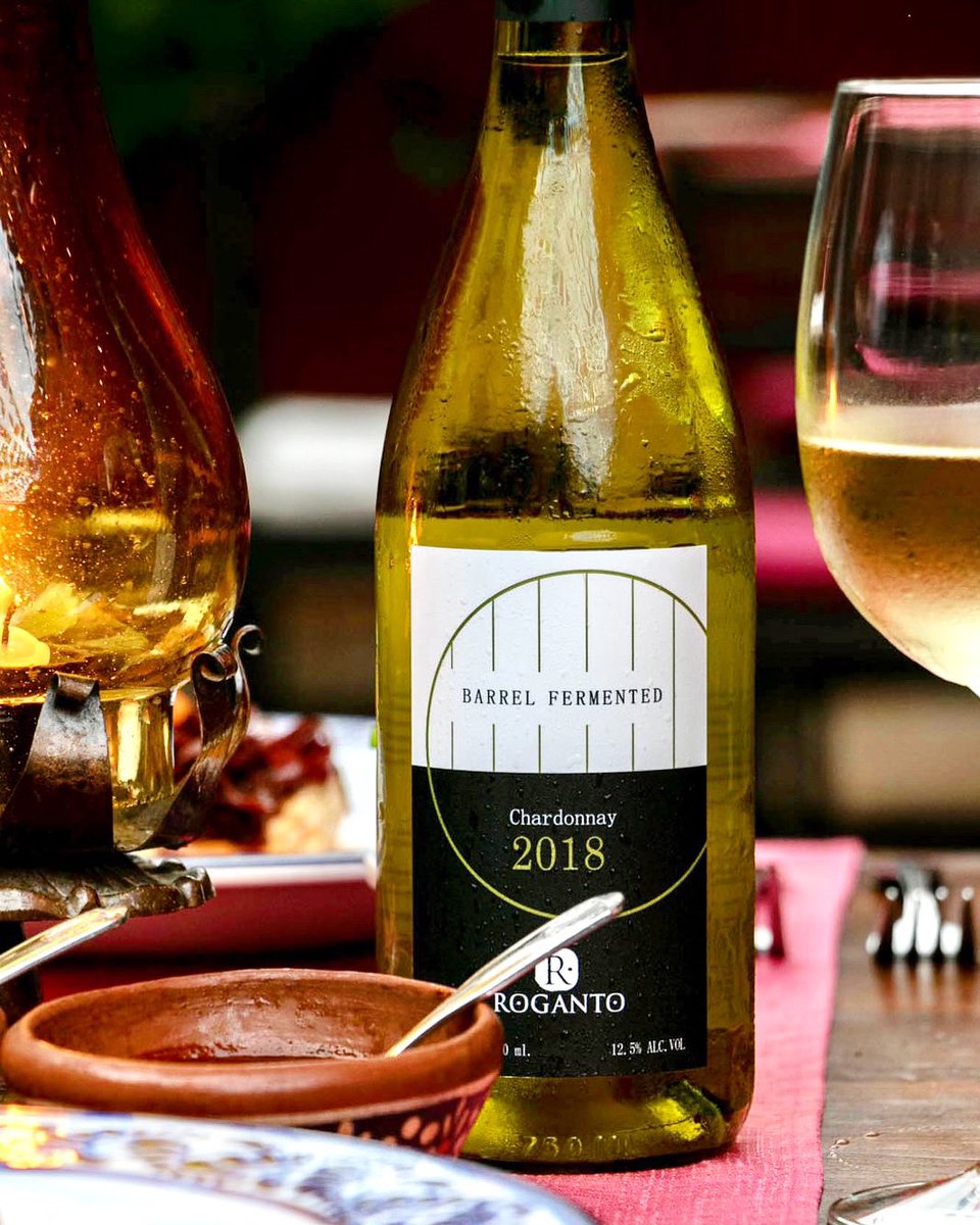 rest_los3gallos's tweet photo. We recommend the wine lovers to ask their waiter about Mexican wine suggestion! If you like our pescado al ajillo or a la Veracruzana for example we would recommend the @VinosRoganto Barrel Fermented chardonnay.
#lostresgallos #winewednesday #winepairing #roganto #chardonnay https://t.co/320z97FuAo