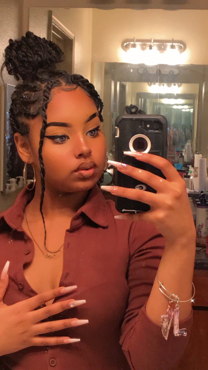 camillesmusic's tweet photo. Bratz doll tingz❣️#GramFam #BetterInBrown https://t.co/k2Av9oLgOc