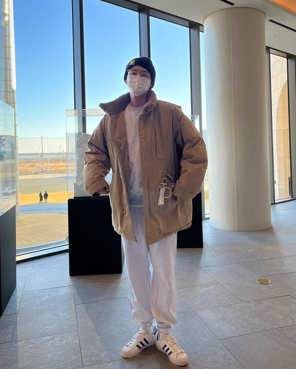 LeeJongSukWorld's tweet photo. 2022.03.17 #이종석 #LeeJongSuk Instagram Update:  😁😁😁☺️☺️☺️ https://t.co/OtWXQh5G4m