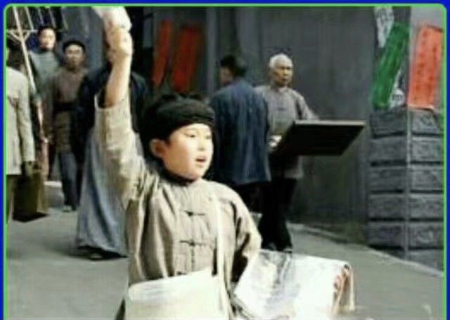 一个被称做混乱的时代，
却容得下鲁迅在呐喊。
一个被说成和平年代，
却容不下屁民说个话。
一个被说成黑暗年代，
却能允许民间办报纸。
一个被称崛起的时代，
却把言论都制罪名。
一个被骂成落后时代，
却能够有不满就罢工。
一个高叫人民站起年代，
却要用下跪来求公正。
人类史上，数你们最不要脸。