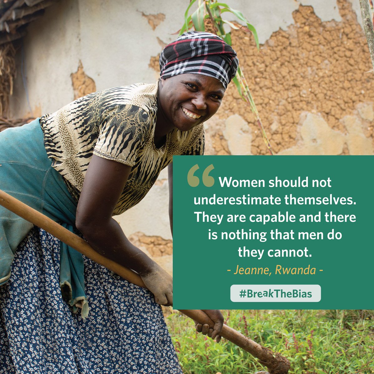OneAcreFund's tweet image. “Women should not underestimate themselves. They are capable and there is nothing that men do they cannot”, Jeanne d’Arc Mbanira a mother of 5 and smallholder farmer. 💪🏿

Hands-up if you agree with her! 🙋🏽‍♀️🙋🏽‍♂️
1/4