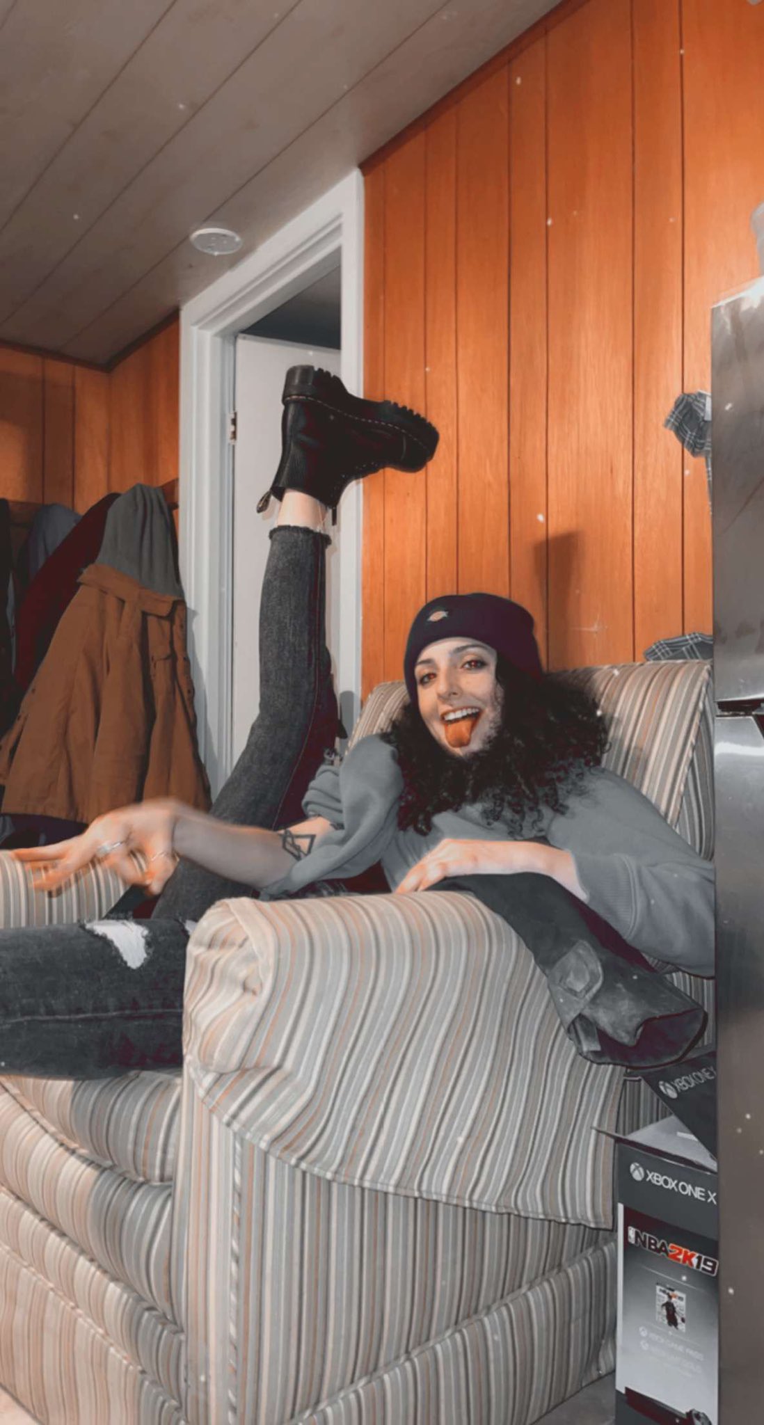 💎 on X: enjoy these pictures of drunk piss queen t.cod8crIOhOHA   X