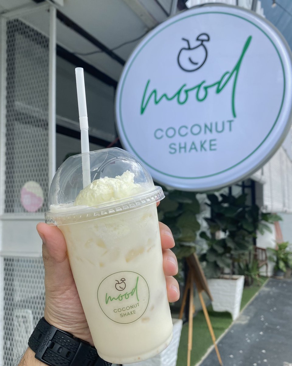 MohKeIpoh's tweet photo. Puas hati betul Coconut Shake RM4 https://t.co/n3vkccCiue