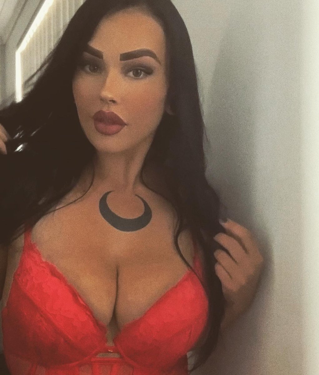 missThoe69's tweet photo. Come play with me on #onlyfans #AussieGirl #redlingerie https://t.co/2oHXv4BsAM