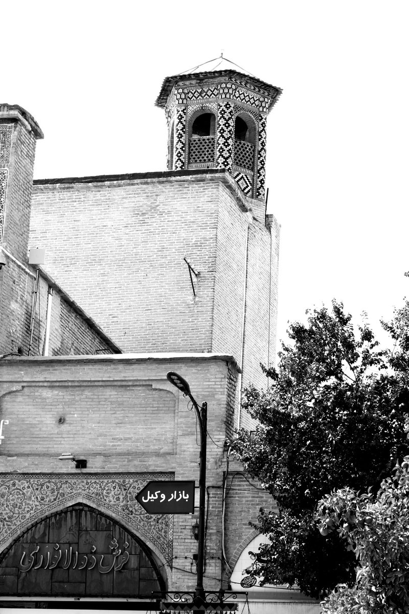 خوشا شيراز و وضع بى مثالش 
بهتر از بازار وكيل داريم اصن ؟ 
[2] clue