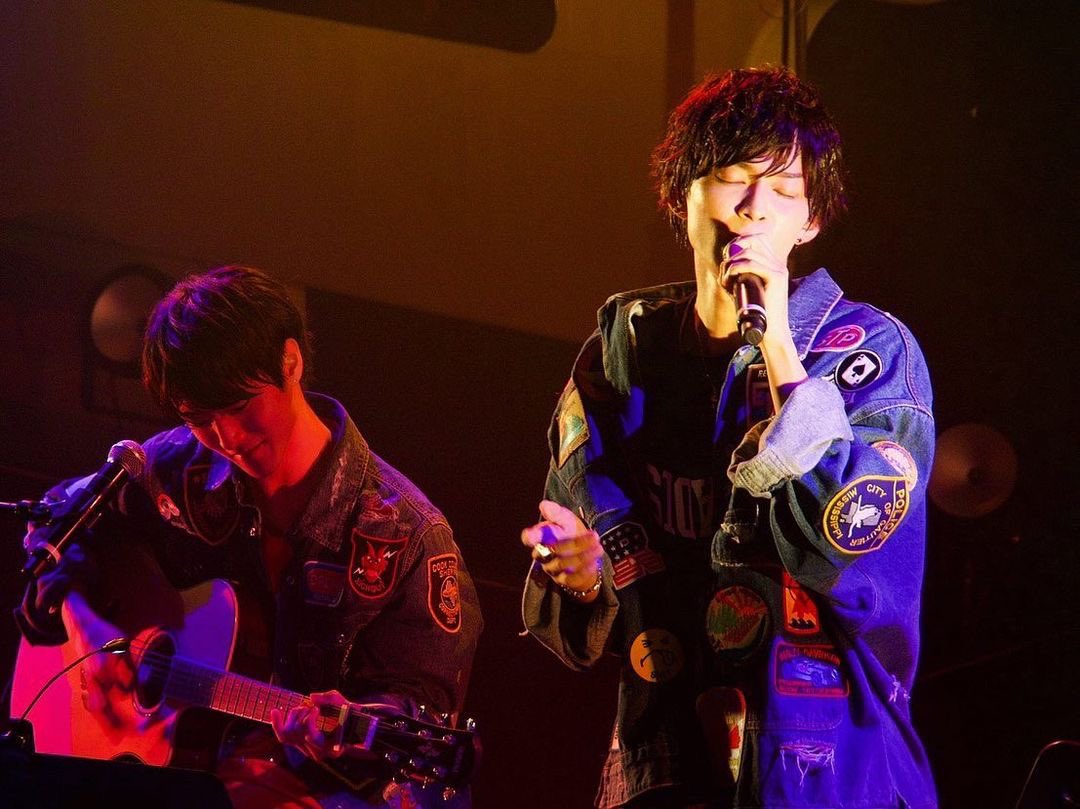 R_Y_day0803's tweet photo. 去年はペダステで、今年は真犯人フラグでお祝いしてもらってるのとてもすごい🥲💜  俳優さんとしてもONEDAYのメインヴォーカルとしても早く全世界がりょうたろうくんの魅力に気づきますように🪄*⋆☆
@ONEDAY_RYOTARO https://t.co/7dLLBmIcoQ