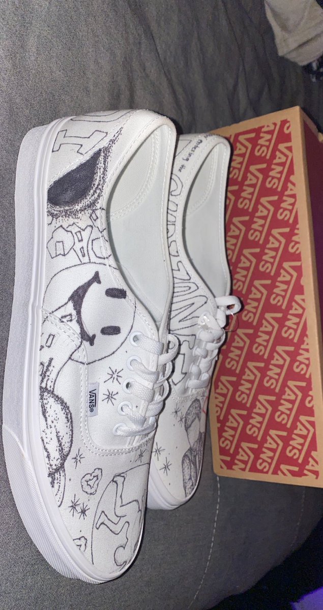 matt_lee_'s tweet photo. Cudi Inspired vans 🌒🪐🌟 @KidCudi @CudiZoners https://t.co/bCxG9gDu1w