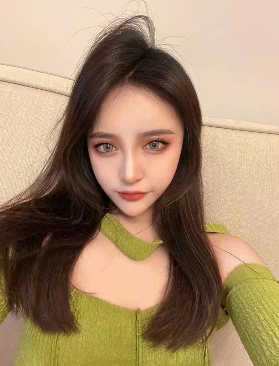 ruanruanmama's tweet image. 妈妈第一天来到推特，遇见了好多新东西，妈妈有些不会的还请儿子们见谅哦。喜欢妈妈就赶快关注妈妈吧，妈妈会很温柔的对待你的。#妈妈 #儿子 #丝袜 #原味 #调教 #网调 #视频一对一  #圣水 #狗儿子 #黑丝 #控制 #洗脑