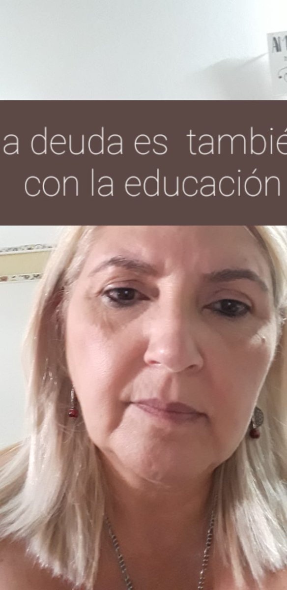 VerdeSute's tweet photo. Lxs trabajadorxs de la educación vamos sumando voces!!! 
SUSPENSIÓN DL PAGO DE LA DEUDA EXTERNA
El macrismo nos endeudó para la fuga, no podemos legitimar esa estafa.
LA DEUDA ES CON EL PUEBLO!
LA DEUDA ES CON LA EDUCACIÓN.
#MasParaEducacion https://t.co/YKYQMg2ho5 https://t.co/JaNUBT9rLf