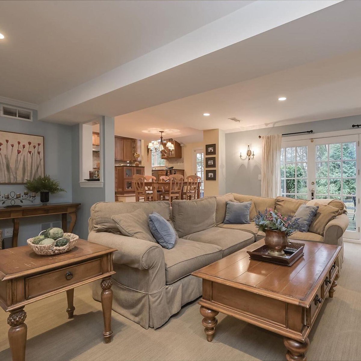 MegandAlison's tweet photo. #JustListed in #GlenPark!! ✨
Elegant 4 BD/3.5 BA #Colonial artfully reimagined by #CaseDesignBuild. Featured in #BethesdaMagazine, #BetterHomesandGardens and the Washington Post Real Estate Guide. $899,000.
#realestaterefined #dcrealestate #mdrealestate #wfpagents #itsyourmove https://t.co/UyG1RWTV8z