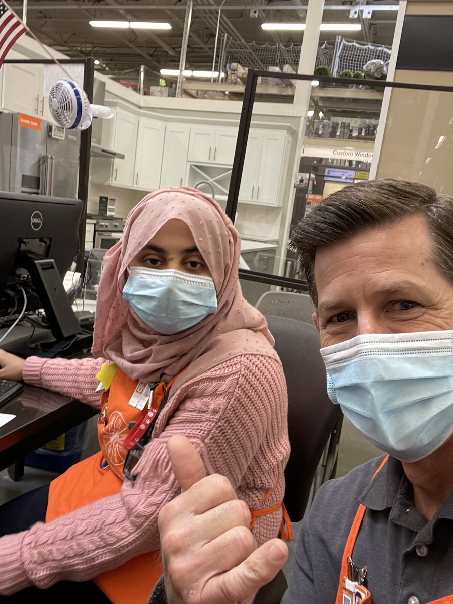 Mandy Russell tweet media