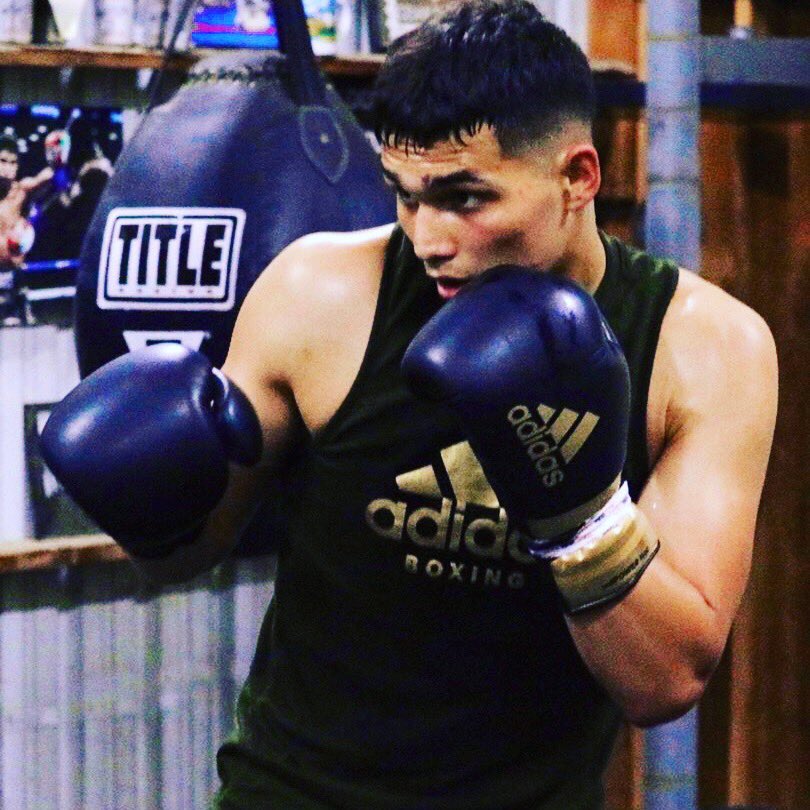 touchumup's tweet photo. @GoldenBoyBoxing .@evansanchez_98 opens up @DAZNBoxing broadcast🥊 https://t.co/UXfdQ8v0ha