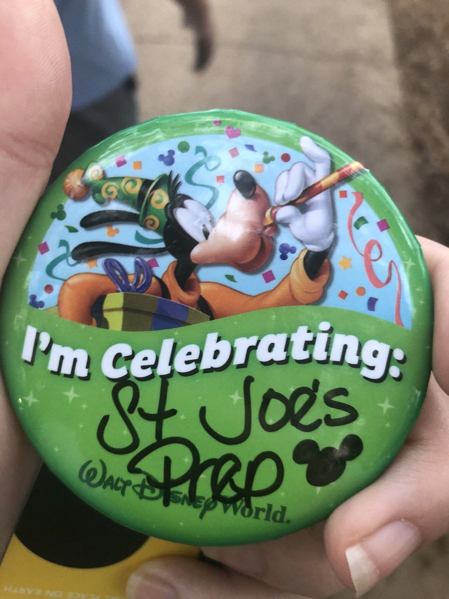 tini_newm15's tweet photo. Buttons from the lovely woman at the front desk of our hotel #DisneyWorld #sjprep #SJPinFLA #PREPbaseball https://t.co/YRSiKLapMs