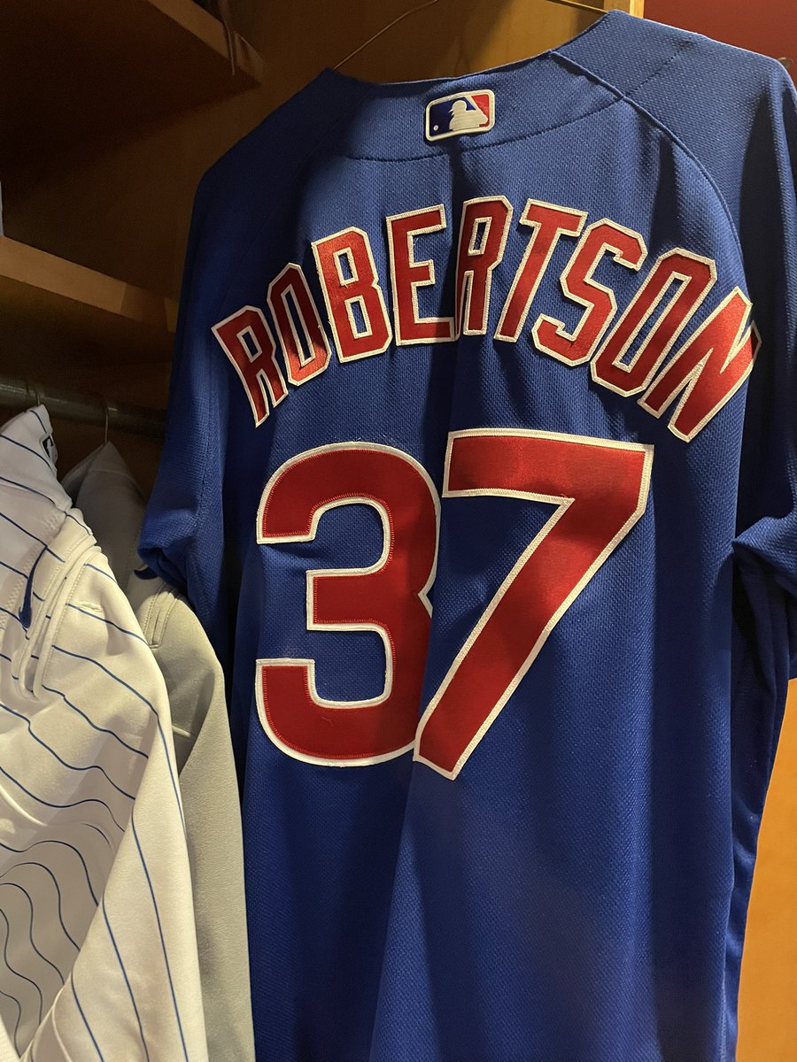 New uni, same awesome city. Excited to play for such a great organization. Let’s go @Cubs!!