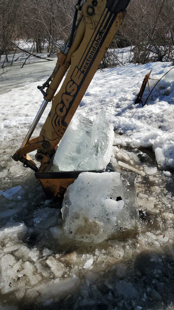 EmconQuesnel's tweet photo. Quesnel BC, the culvert and ice flow issues continue,A few more weeks of this and we can move on to spring work, permanent patching, grading, ditching etc. again please watch for crews on the road! #essentialservices4u #SA18 #springhere #roadcrew
📷Dan, Michelle https://t.co/gneVFbTKSX