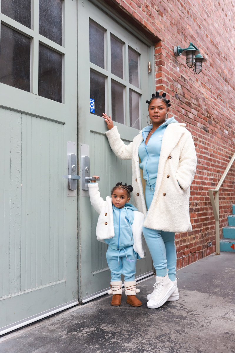 Lov3_London's tweet photo. Your favorite mother daughter duo.👩‍👧❤️ https://t.co/Te5HJT9DBE