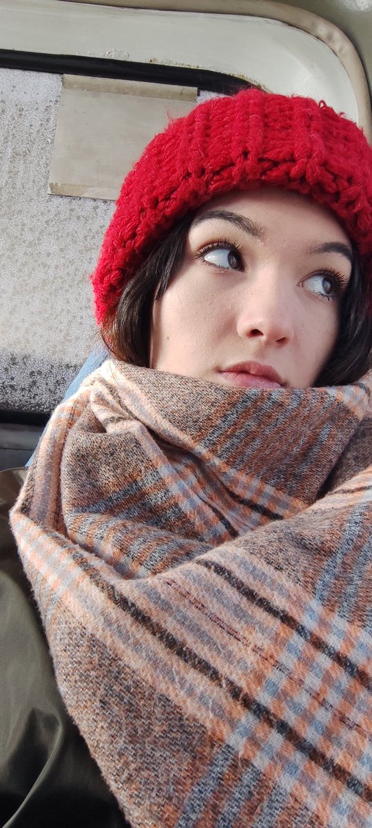 Всём доброе утро, меня тут давно не было из за учёбы, но я очень рада видеть посты моих любимок🤍🤍🤍🥺🥺🥺