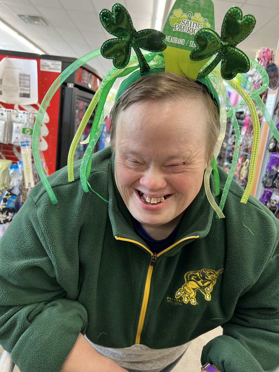 CCRIRylie's tweet photo. Fun filled day with Miss Keeley! First we went to get a haircut, ran to hornbachers, the dollar tree, Starbucks, Subway for lunch, Maurice’s and Target! This women shopped until she dropped😉 #ILoveMyJob @CCRIMoorhead https://t.co/pYCgXNUru8