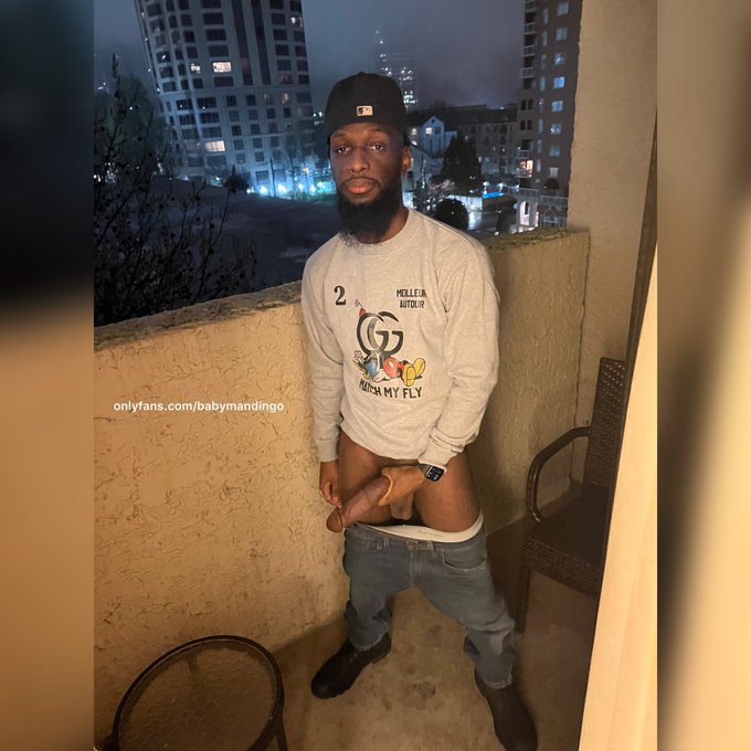 Like Jada Said&hellip;&hellip;Im OutSide https://t.co/gpS85fXhqq<a href="/tag/daddystrokes"class="tags"><span>#daddystrokes</span></a>