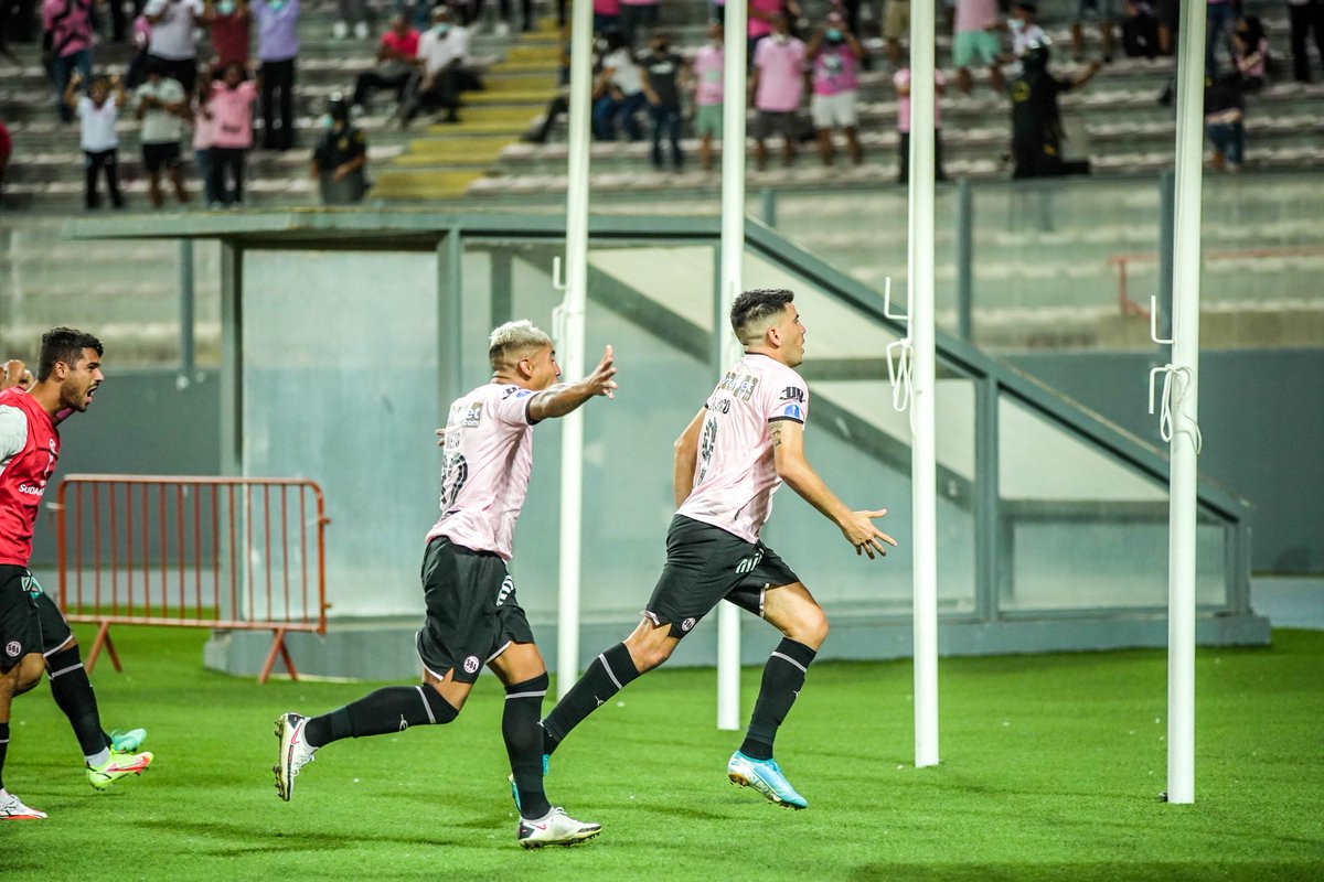 ZonaRosada's tweet photo. 🚨 #CopaSudamericana2022 🏆
▶️ #1Fase #Vuelta #Final
🏟️ Estadio Nacional
⚽ Sport Boys 3-2 Ayacucho FC
➡️ Blanco (2), Ramírez; Techera, Quina.
📝 En gran partido derrotamos a los "zorros" pero no alcanzó, errores defensivos nos costaron clasificación
#VamosBoys #SportBoys https://t.co/ngEcPMIzuk