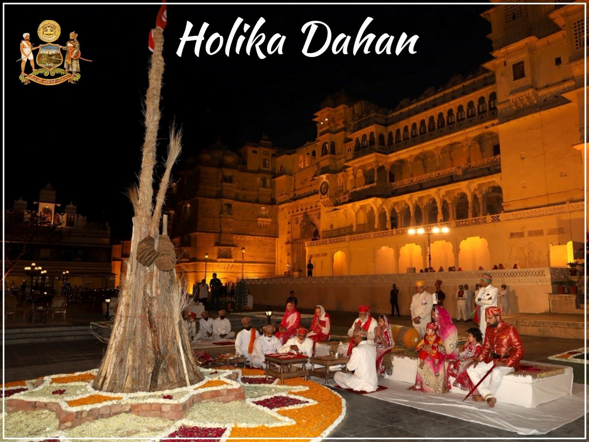 आप सभी को होलिका दहन की हार्दिक शुभकामनायें! #HolikaDahan2022 #Holi #Festival #Wishes #Udaipur #Rajasthan