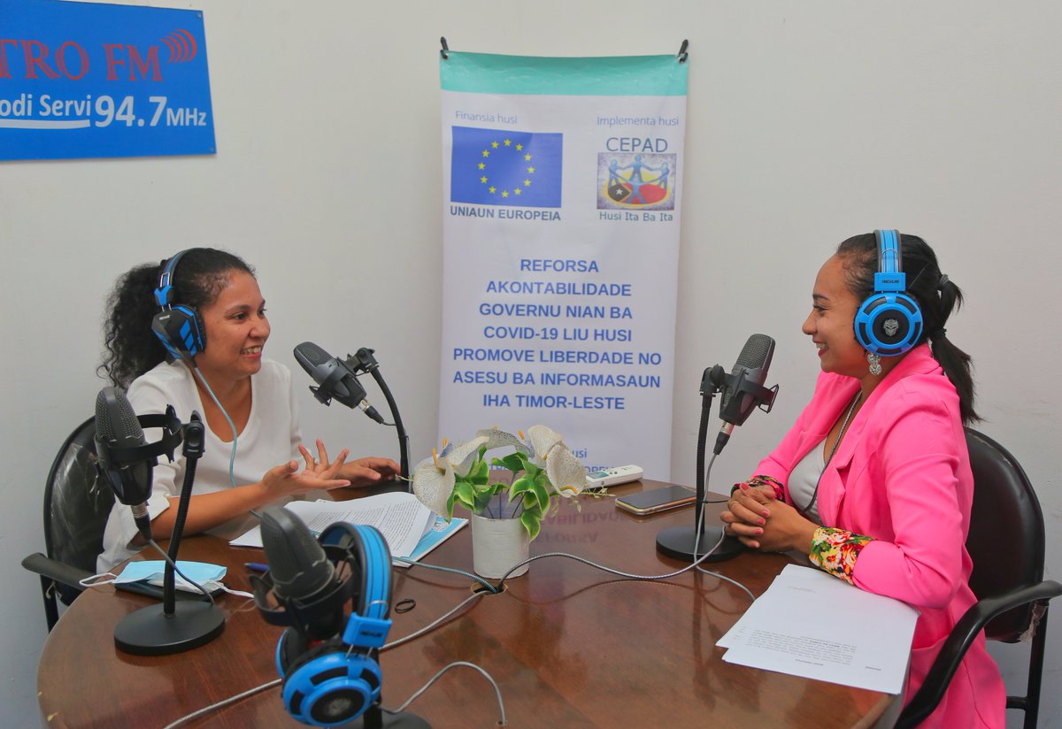 CepadL's tweet image. Mrs. Ivonia CEPAD’s T. Coordinator &amp;amp; Mrs. Mia  who is the host of Metro FM. Presents a great discussion about public servants’ obligations &amp;amp; process to respond to requests for information from citizens at the Municipality level. financed by the @EU_TimorLeste. #FOI  #TimorLeste