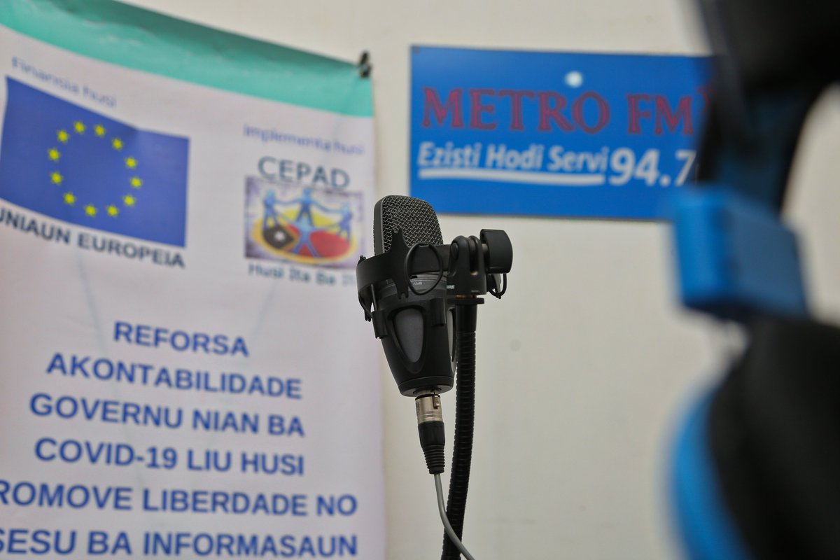 CepadL's tweet image. Mrs. Ivonia CEPAD’s T. Coordinator &amp;amp; Mrs. Mia  who is the host of Metro FM. Presents a great discussion about public servants’ obligations &amp;amp; process to respond to requests for information from citizens at the Municipality level. financed by the @EU_TimorLeste. #FOI  #TimorLeste