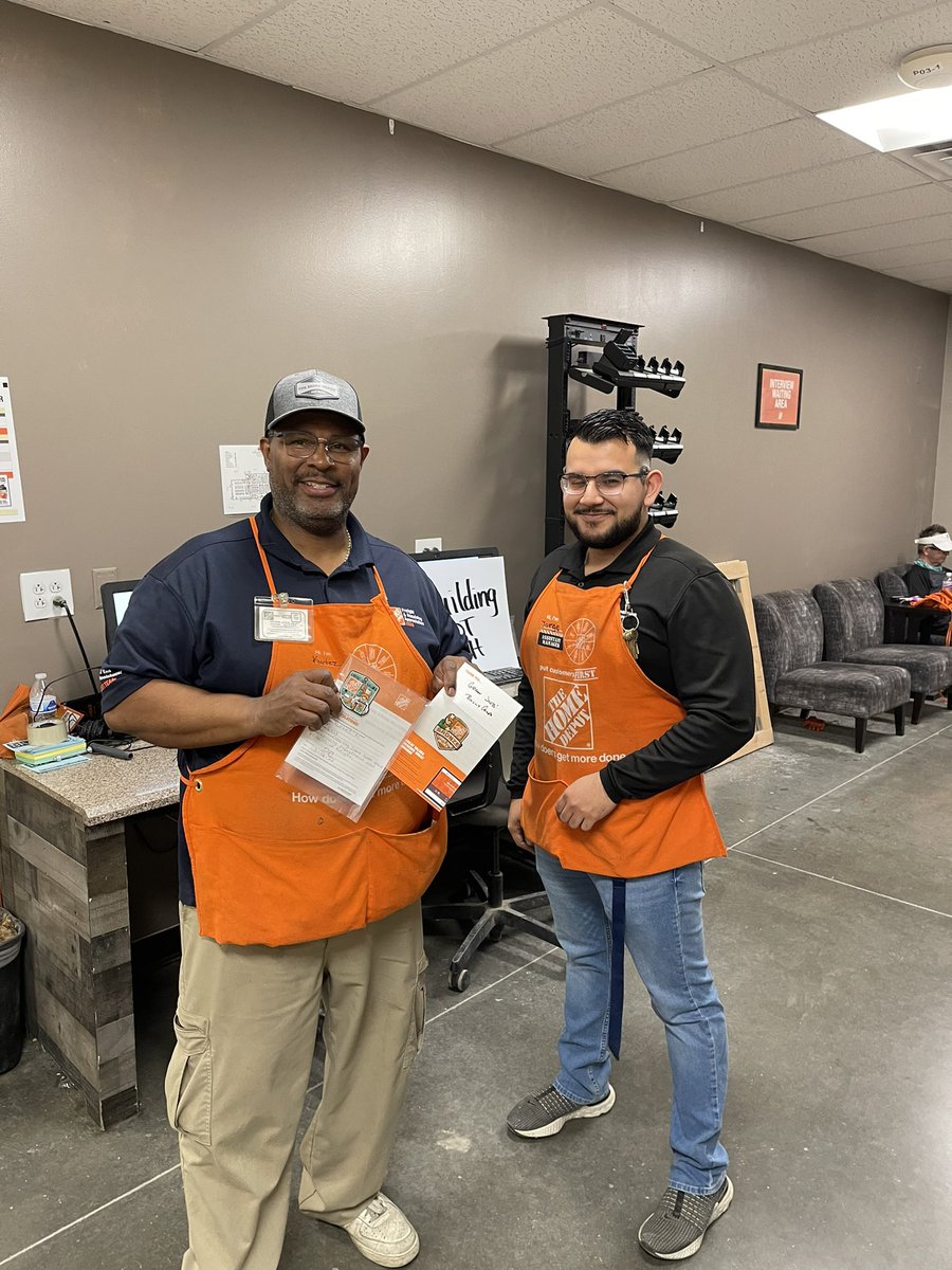 Jorge Castillo tweet media