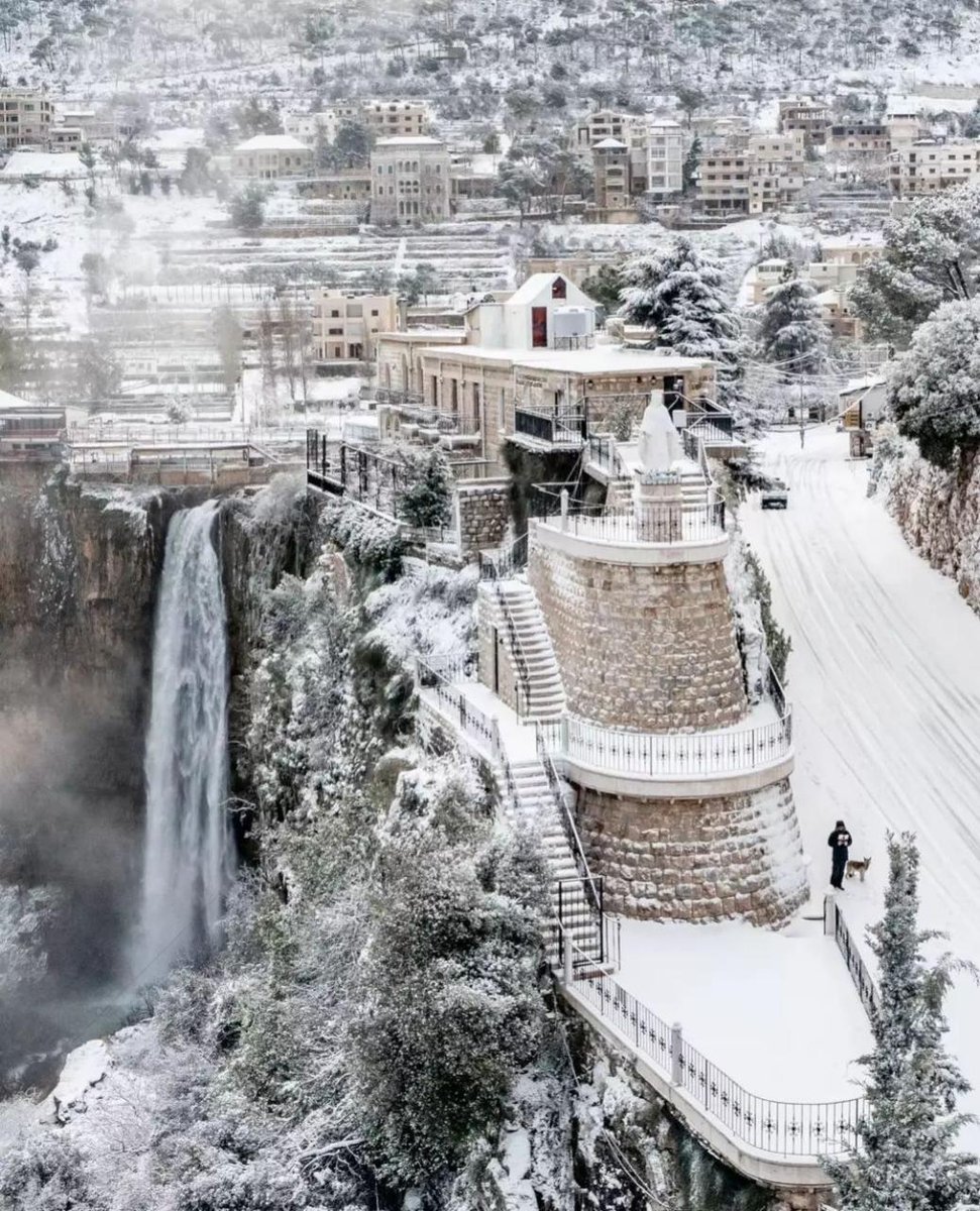 سيدة المعبور جزين مكللة بالثلج ❤️
#صباح_الخير