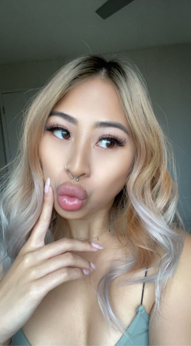 minimeatjunn's tweet photo. tested positive for needing a kiss https://t.co/c1b6PEkHkq